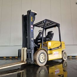 Yale ERP40VM 4-Rad Elektrostapler