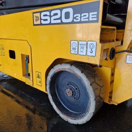 JCB S2032E Scherenhubwagen