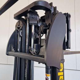 Yale MR16 Schubmaststapler