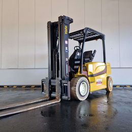 Yale ERP50VM 4-Rad Elektrostapler