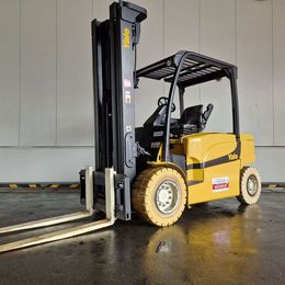 Yale ERP50VM 4-Rad Elektrostapler