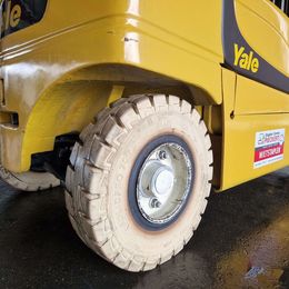 Yale ERP50VM 4-Rad Elektrostapler