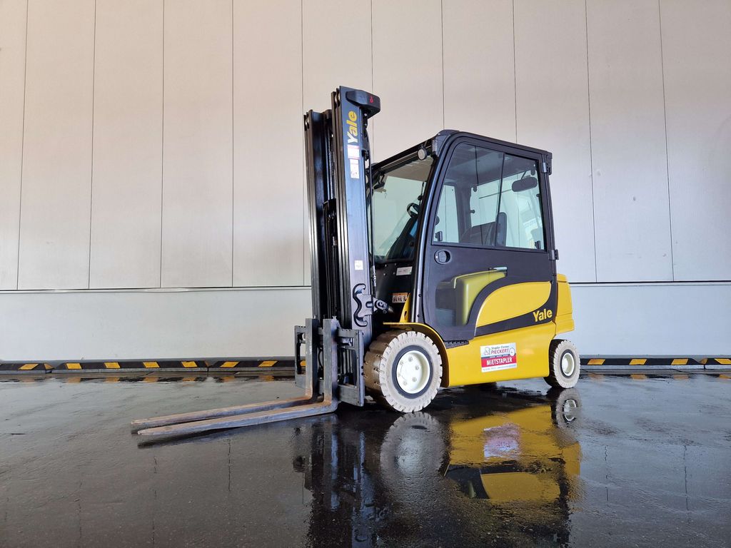 Frontstapler gebraucht: Yale 4-Rad Elektrostapler ERP30VL. Yale ERP30VL. 4-Rad Elektrostapler