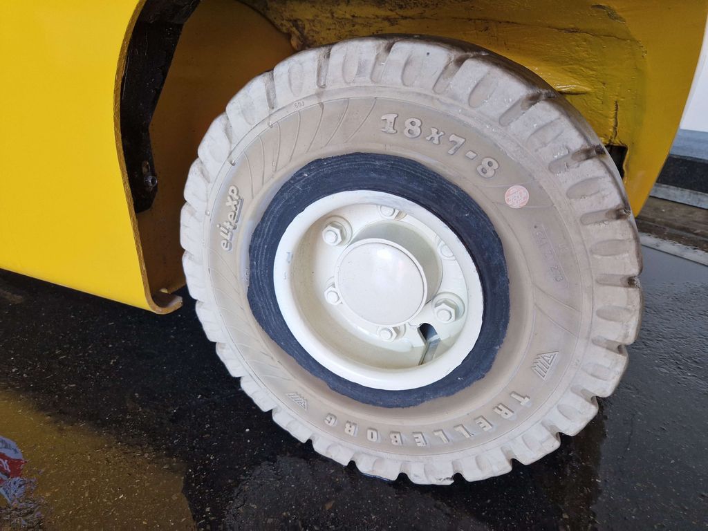 Frontstapler gebraucht: Yale 4-Rad Elektrostapler ERP30VL. Yale ERP30VL. 4-Rad Elektrostapler