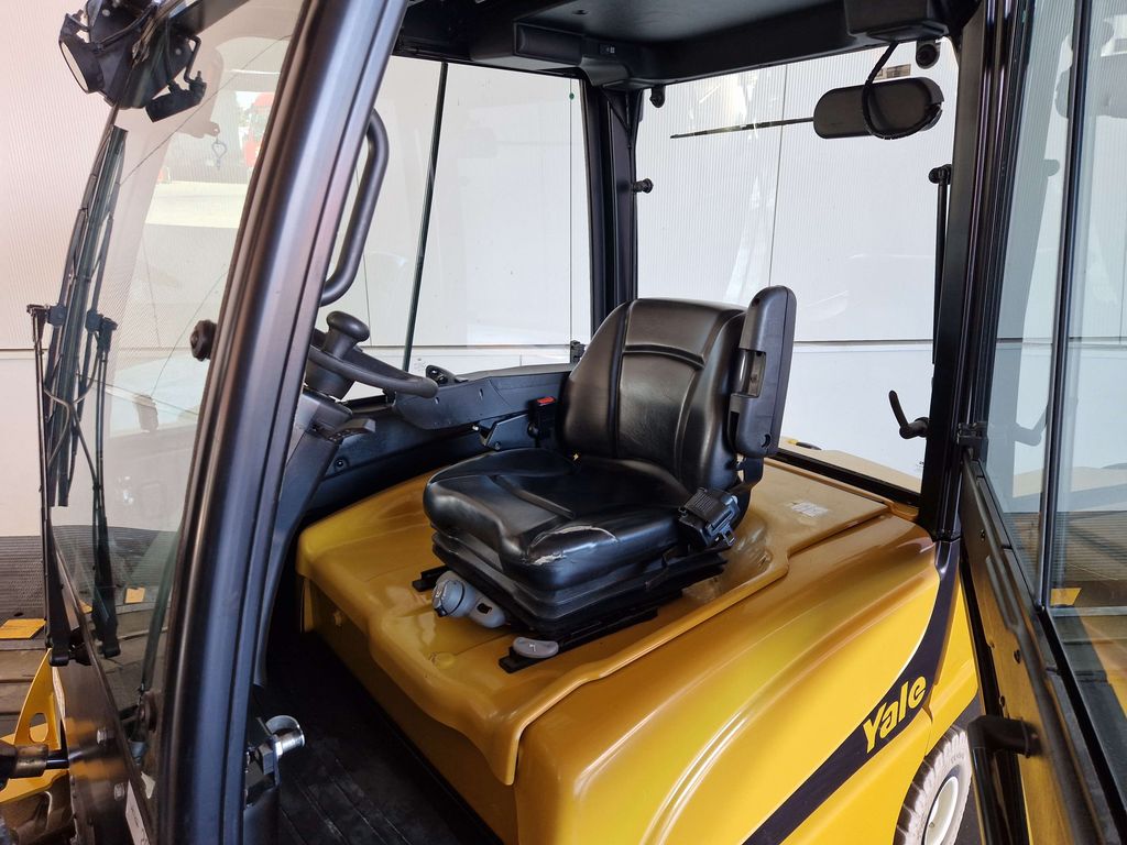 Frontstapler gebraucht: Yale 4-Rad Elektrostapler ERP30VL. Yale ERP30VL. 4-Rad Elektrostapler