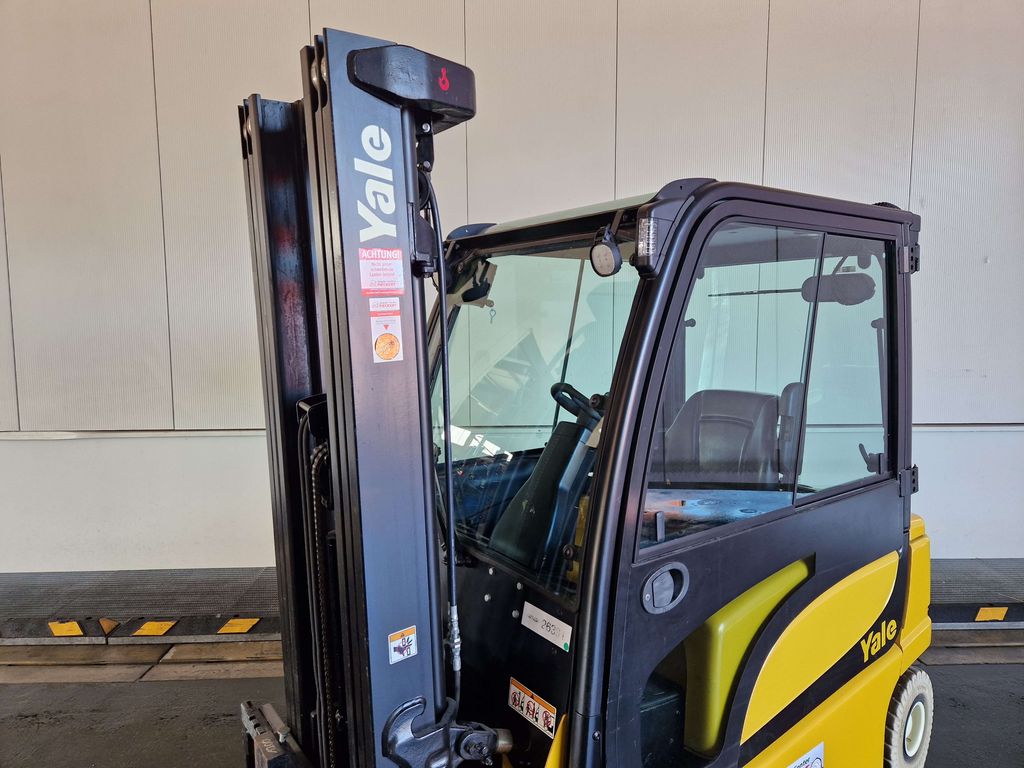 Frontstapler gebraucht: Yale 4-Rad Elektrostapler ERP30VL. Yale ERP30VL. 4-Rad Elektrostapler