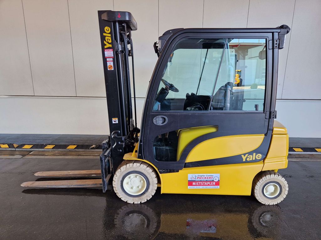 Frontstapler gebraucht: Yale 4-Rad Elektrostapler ERP30VL. Yale ERP30VL. 4-Rad Elektrostapler