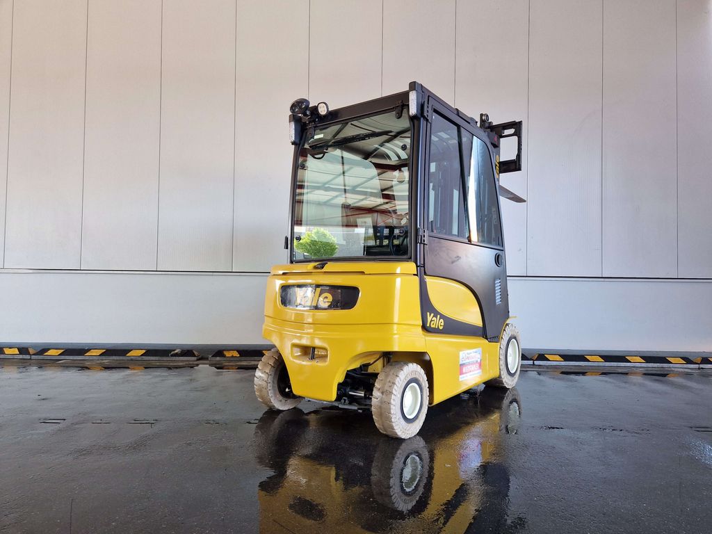 Frontstapler gebraucht: Yale 4-Rad Elektrostapler ERP30VL. Yale ERP30VL. 4-Rad Elektrostapler