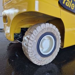 Frontstapler gebraucht: Yale 4-Rad Elektrostapler ERP30VL. Yale ERP30VL. 4-Rad Elektrostapler