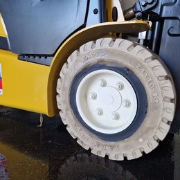 Frontstapler gebraucht: Yale 4-Rad Elektrostapler ERP30VL. Yale ERP30VL. 4-Rad Elektrostapler