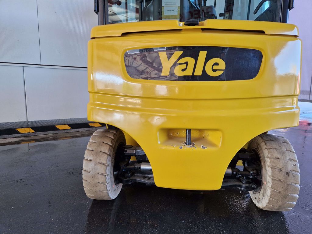 Frontstapler gebraucht: Yale 4-Rad Elektrostapler ERP30VL. Yale ERP30VL. 4-Rad Elektrostapler