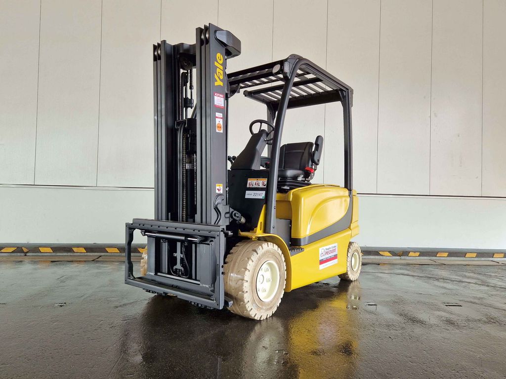 Frontstapler gebraucht: Yale 4-Rad Elektrostapler ERP30VL(LWB). Yale ERP30VL(LWB). 4-Rad Elektrostapler