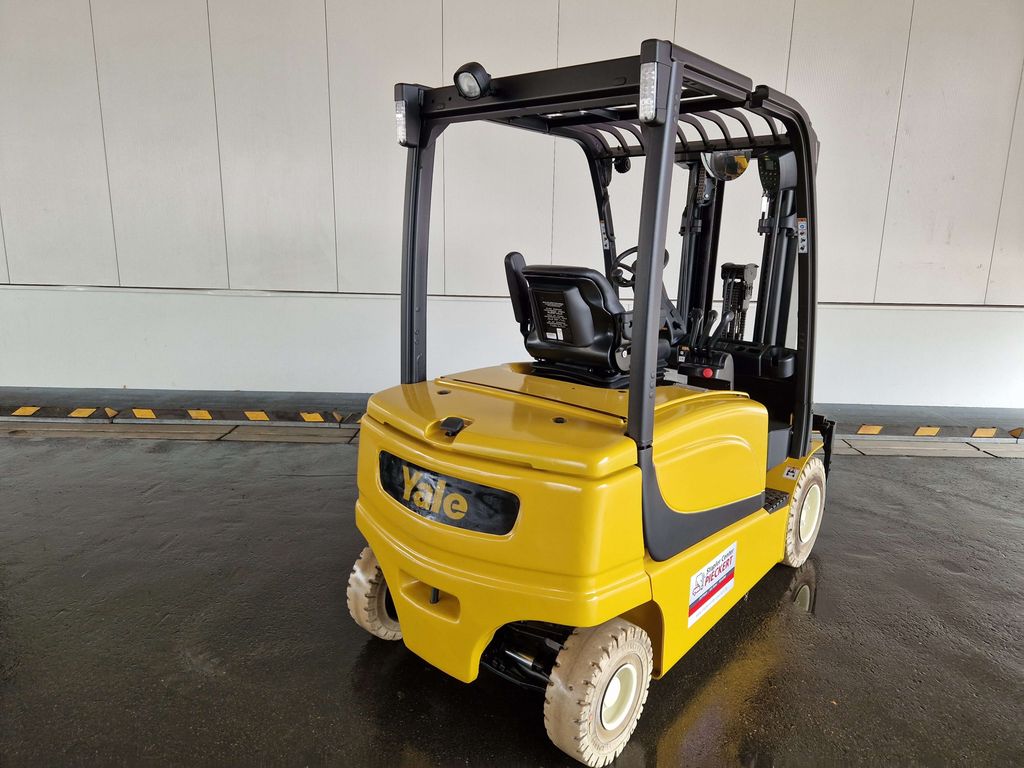 Frontstapler gebraucht: Yale 4-Rad Elektrostapler ERP30VL(LWB). Yale ERP30VL(LWB). 4-Rad Elektrostapler