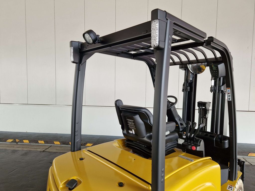 Frontstapler gebraucht: Yale 4-Rad Elektrostapler ERP30VL(LWB). Yale ERP30VL(LWB). 4-Rad Elektrostapler