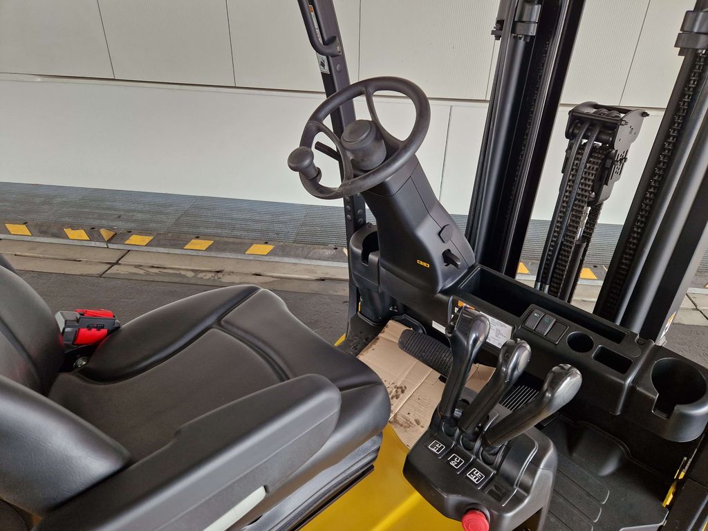 Frontstapler gebraucht: Yale 4-Rad Elektrostapler ERP30VL(LWB). Yale ERP30VL(LWB). 4-Rad Elektrostapler