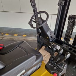 Frontstapler gebraucht: Yale 4-Rad Elektrostapler ERP30VL(LWB). Yale ERP30VL(LWB). 4-Rad Elektrostapler