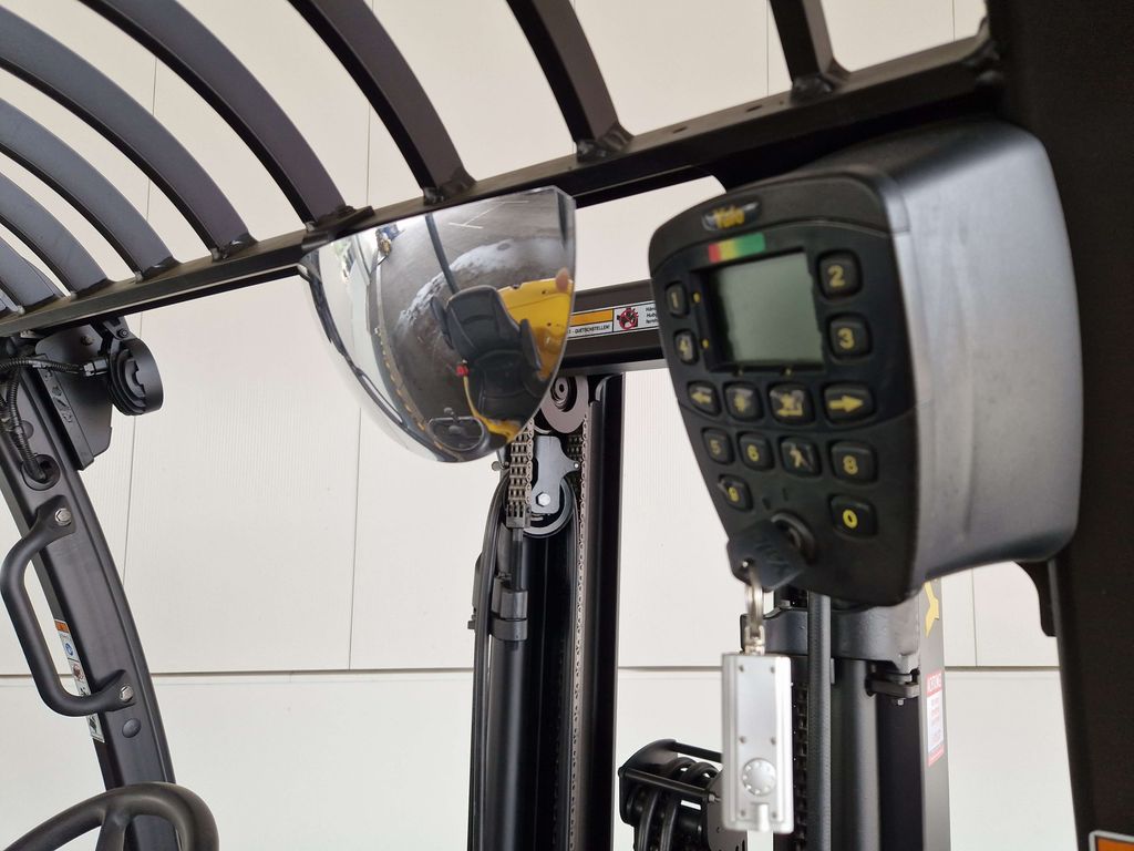 Frontstapler gebraucht: Yale 4-Rad Elektrostapler ERP30VL(LWB). Yale ERP30VL(LWB). 4-Rad Elektrostapler