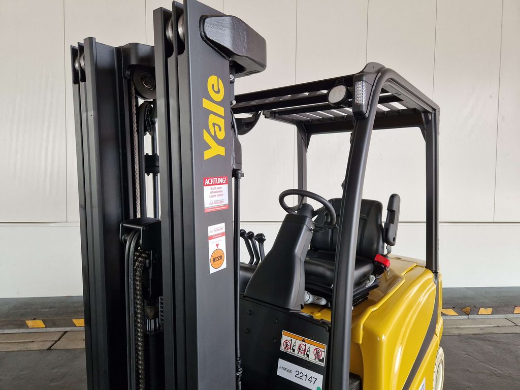 Frontstapler gebraucht: Yale 4-Rad Elektrostapler ERP30VL(LWB). Yale ERP30VL(LWB). 4-Rad Elektrostapler