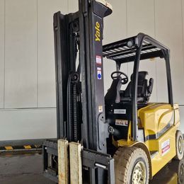 Yale ERP40VM 4-Rad Elektrostapler