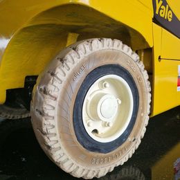 Yale ERP40VM 4-Rad Elektrostapler