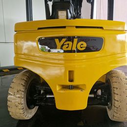 Yale ERP40VM 4-Rad Elektrostapler