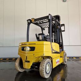 Yale ERP50VM 4-Rad Elektrostapler