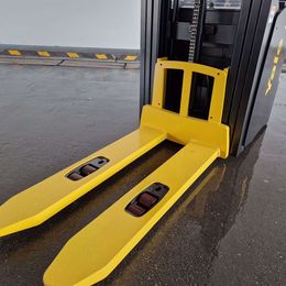 Yale MS16IL Hochhubwagen