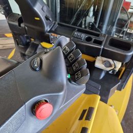 Frontstapler gebraucht: Yale 4-Rad Elektrostapler ERP50VM6 Yale ERP50VM6 4-Rad Elektrostapler