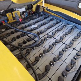 Frontstapler gebraucht: Yale 4-Rad Elektrostapler ERP50VM6 Yale ERP50VM6 4-Rad Elektrostapler