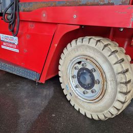 Kalmar K-ECG80-9 4-Rad Elektrostapler