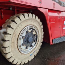 Kalmar K-ECG80-9 4-Rad Elektrostapler