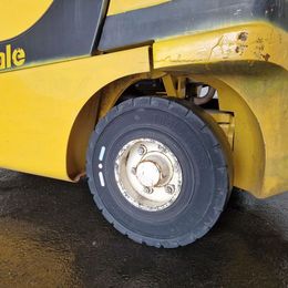 Yale GLP30VX Treibgasstapler