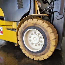 Frontstapler gebraucht: Yale 4-Rad Elektrostapler ERP50VM6 Yale ERP50VM6 4-Rad Elektrostapler