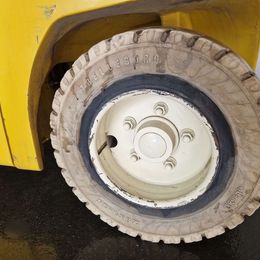 Frontstapler gebraucht: Yale 4-Rad Elektrostapler ERP50VM6 Yale ERP50VM6 4-Rad Elektrostapler