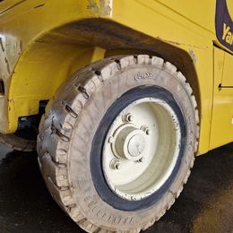 Frontstapler gebraucht: Yale 4-Rad Elektrostapler ERP50VM6 Yale ERP50VM6 4-Rad Elektrostapler