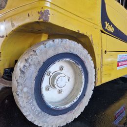 Frontstapler gebraucht: Yale 4-Rad Elektrostapler ERP50VM6 Yale ERP50VM6 4-Rad Elektrostapler