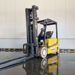 Frontstapler gebraucht: Yale 4-Rad Elektrostapler ERP35VL. Yale ERP35VL. 4-Rad Elektrostapler