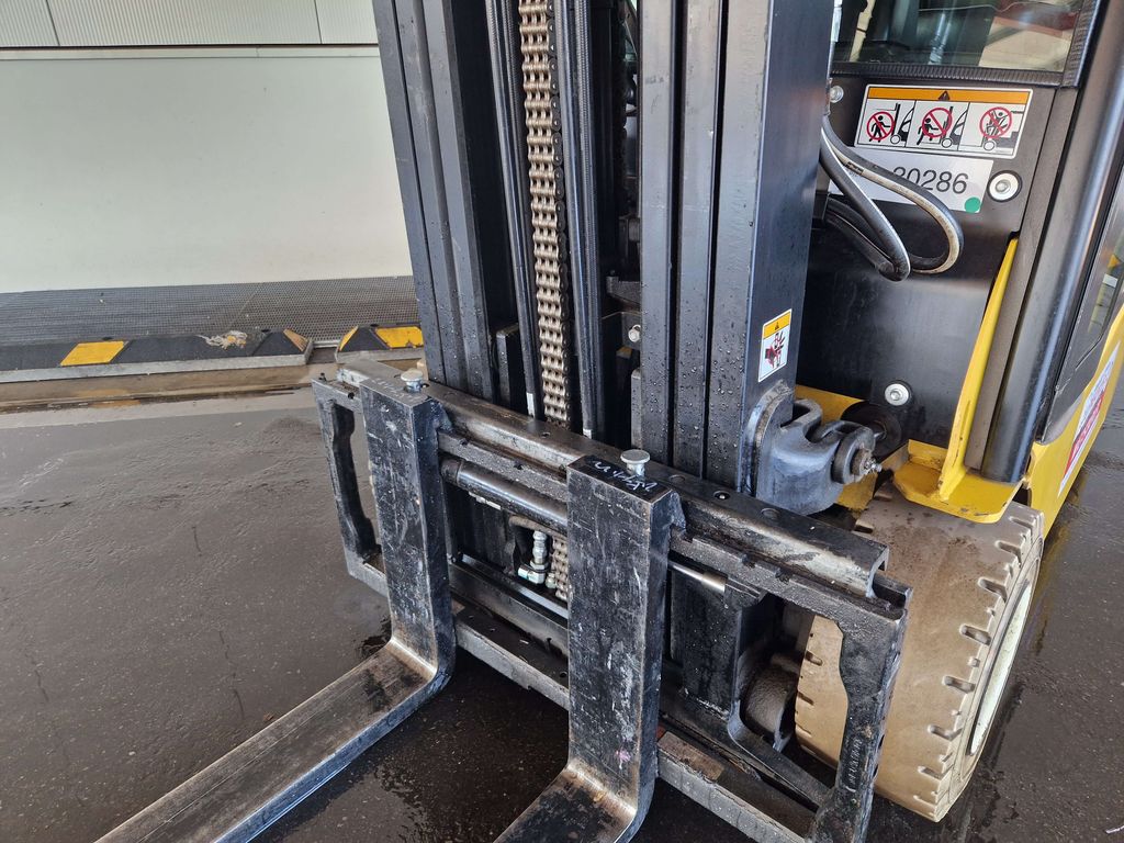 Frontstapler gebraucht: Yale 3-Rad Elektrostapler ERP20VT(MWB). Yale ERP20VT(MWB). 3-Rad Elektrostapler