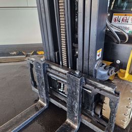 Frontstapler gebraucht: Yale 3-Rad Elektrostapler ERP20VT(MWB). Yale ERP20VT(MWB). 3-Rad Elektrostapler