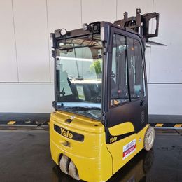 Frontstapler gebraucht: Yale 3-Rad Elektrostapler ERP20VT(MWB). Yale ERP20VT(MWB). 3-Rad Elektrostapler