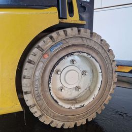 Frontstapler gebraucht: Yale 3-Rad Elektrostapler ERP20VT(MWB). Yale ERP20VT(MWB). 3-Rad Elektrostapler