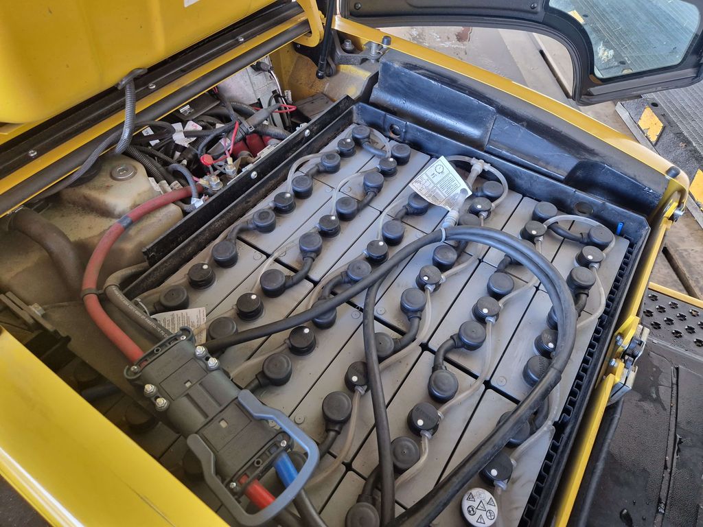 Frontstapler gebraucht: Yale 3-Rad Elektrostapler ERP20VT(MWB). Yale ERP20VT(MWB). 3-Rad Elektrostapler