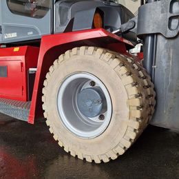 Kalmar ECG80-9. 4-Rad Elektrostapler