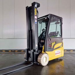 Yale ERP20VF (MWB). 4-Rad Elektrostapler