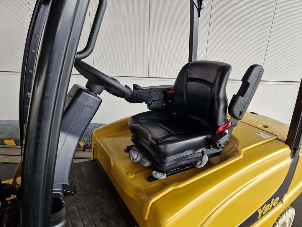 Frontstapler gebraucht: Yale 4-Rad Elektrostapler ERP35VL. Yale ERP35VL. 4-Rad Elektrostapler