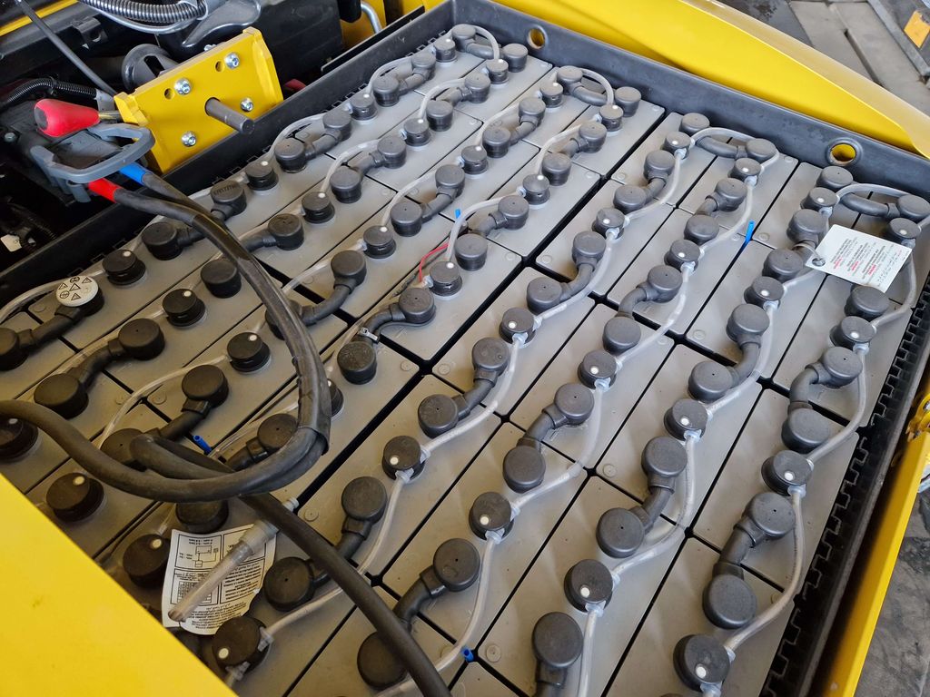 Frontstapler gebraucht: Yale 4-Rad Elektrostapler ERP35VL. Yale ERP35VL. 4-Rad Elektrostapler