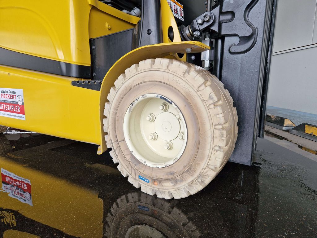 Frontstapler gebraucht: Yale 4-Rad Elektrostapler ERP35VL. Yale ERP35VL. 4-Rad Elektrostapler
