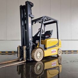 Frontstapler gebraucht: Yale 4-Rad Elektrostapler ERP35VL Yale ERP35VL 4-Rad Elektrostapler