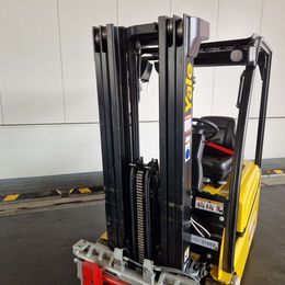 Frontstapler gebraucht: Yale 3-Rad Elektrostapler ERP20VT. Yale ERP20VT. 3-Rad Elektrostapler