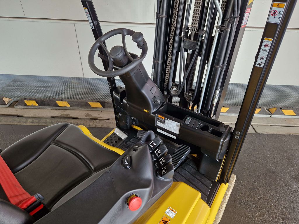 Frontstapler gebraucht: Yale 3-Rad Elektrostapler ERP20VT. Yale ERP20VT. 3-Rad Elektrostapler